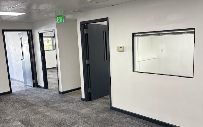 More Photos Of 1915 MacArthur Rd, Waukesha Manufacturing For Lease