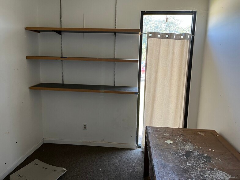 More Photos Of 9479 S Main St, Jonesboro Manufacturing For Lease