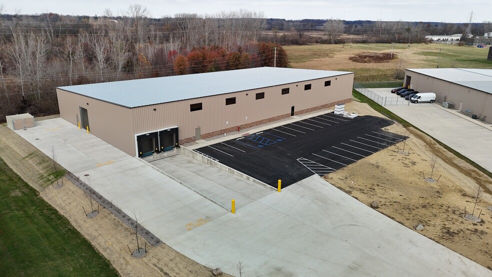 Primary Photo Of 4646 Arden Dr, Fort Wayne Warehouse For Lease