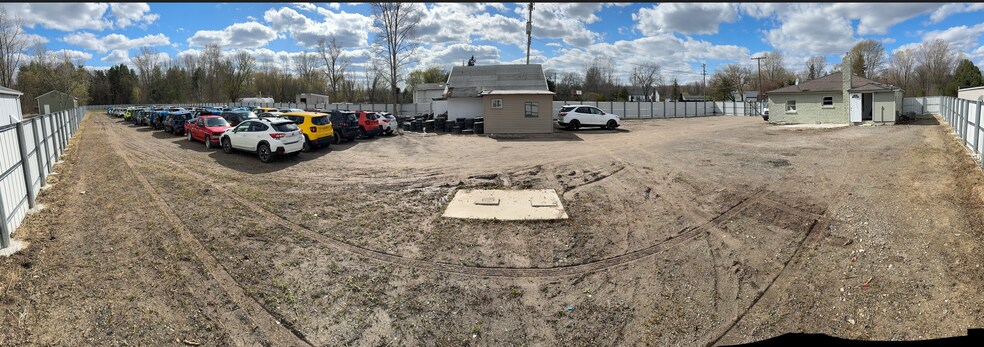 Primary Photo Of 5331 Gratiot Ave, Saint Clair Auto Dealership For Sale
