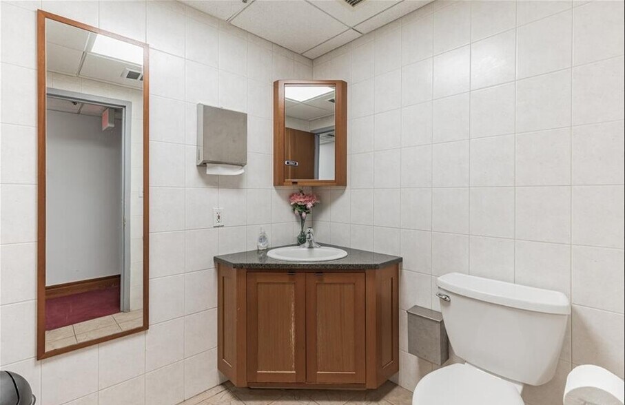 More Photos Of 301-305 Old Tarrytown Rd, White Plains Office For Lease