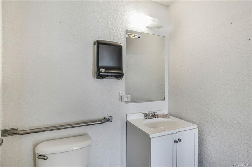More Photos Of 3490 W Dunnellon Rd, Dunnellon Storefront Retail Office For Sale