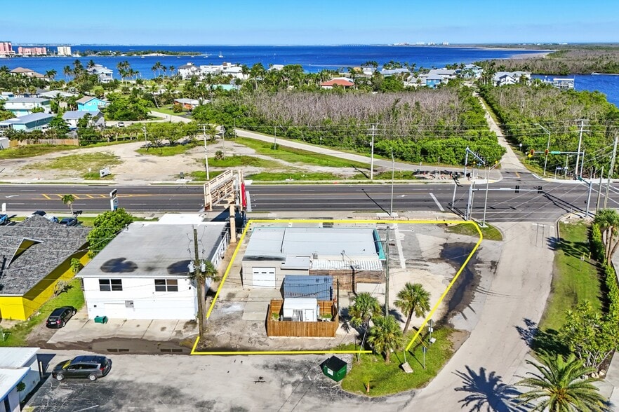 More Photos Of 19003 San Carlos Blvd, Fort Myers Service Station For Sale