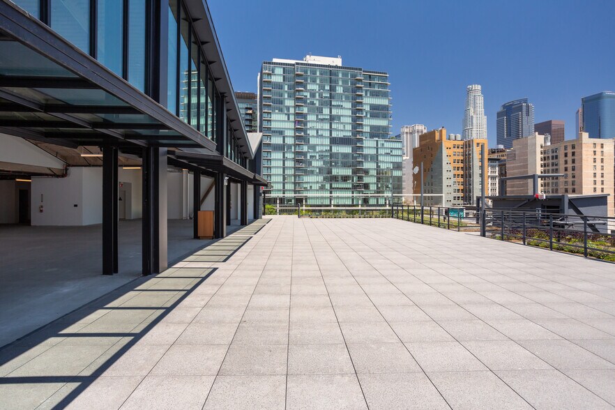 More Photos Of 755 S Los Angeles St, Los Angeles Loft Creative Space For Lease