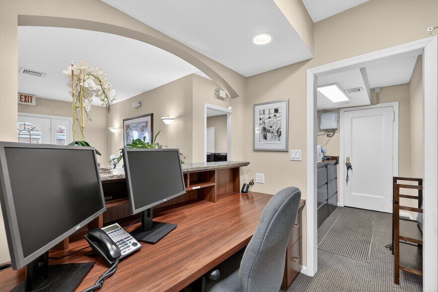 More Photos Of 10 Nosband Ave, White Plains Apartments For Sale