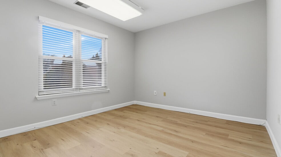 More Photos Of 15300-15404 Spencerville Ct, Burtonsville Medical For Sale
