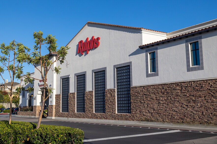 More Photos Of 1746 S Victoria Ave, Ventura Unknown For Lease
