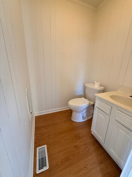 More Photos Of 410 Liberty St, Rockwell Office For Lease