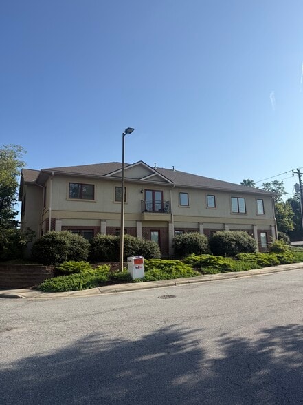 More Photos Of 421 S Church St, Hendersonville Office For Sale
