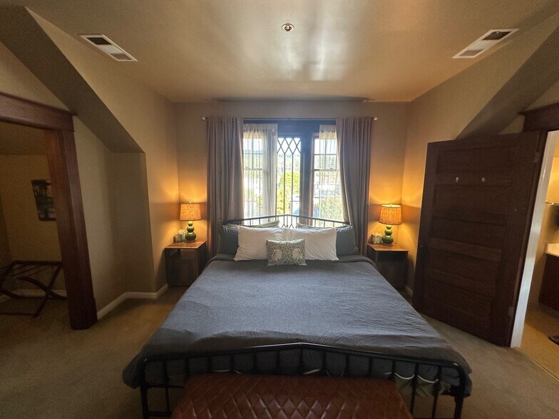 More Photos Of 1369 G St, Arcata Office Residential For Sale