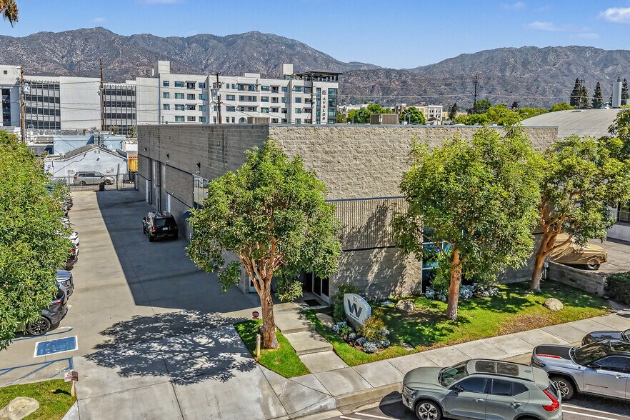 More Photos Of 125 W Maple Ave, Monrovia Service For Sale