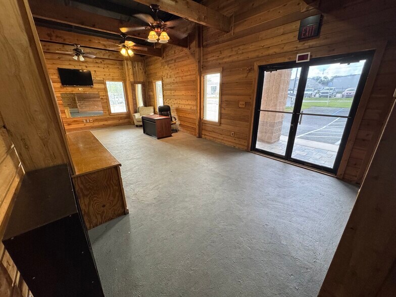 More Photos Of 4354 Valnorth Dr, Valdosta Warehouse For Lease