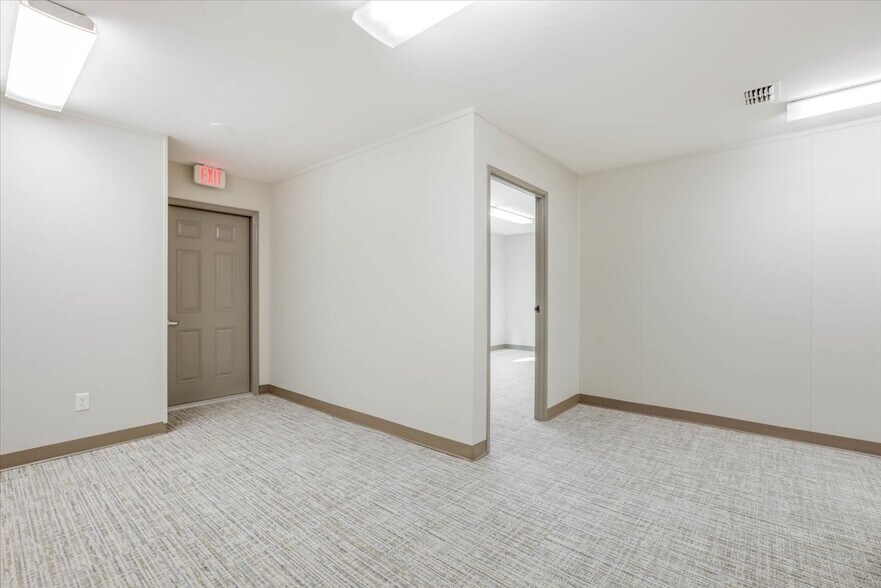 More Photos Of 1310 Thomasville Rd, Tallahassee Office For Sale