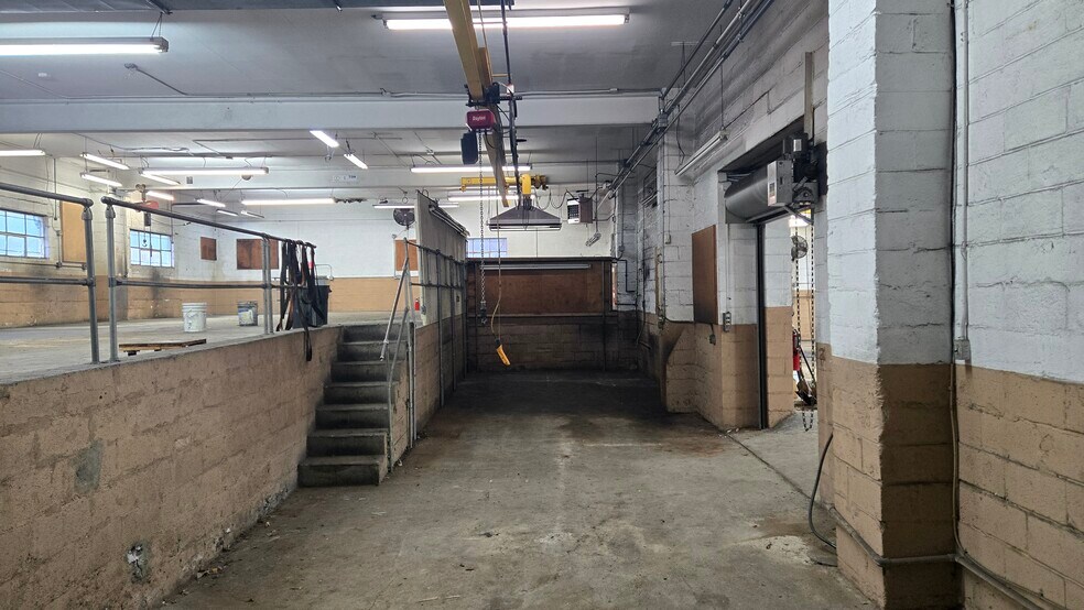 More Photos Of 531 Pennsylvania Ave, Linden Manufacturing For Sale