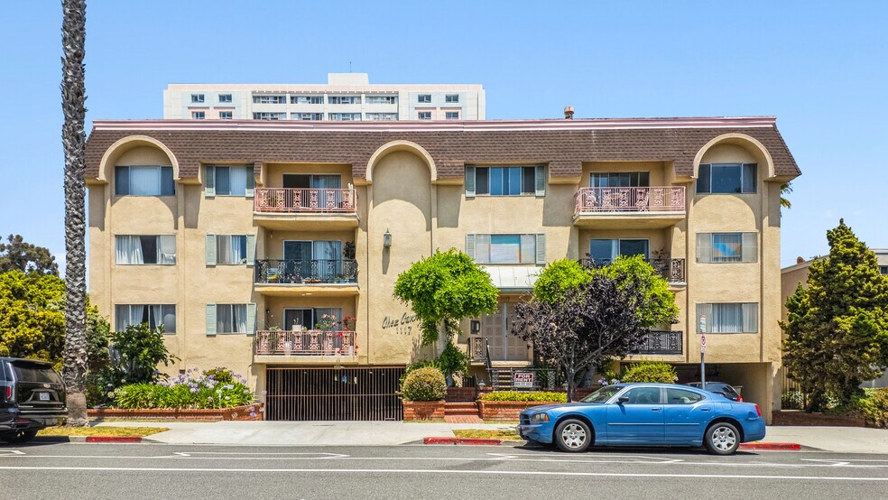 More Photos Of 1117 6th St, Santa Monica Apartments For Sale