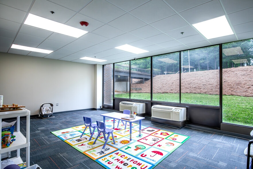 More Photos Of 3500 Riverside Dr, Macon-Bibb Religious Facility For Sale