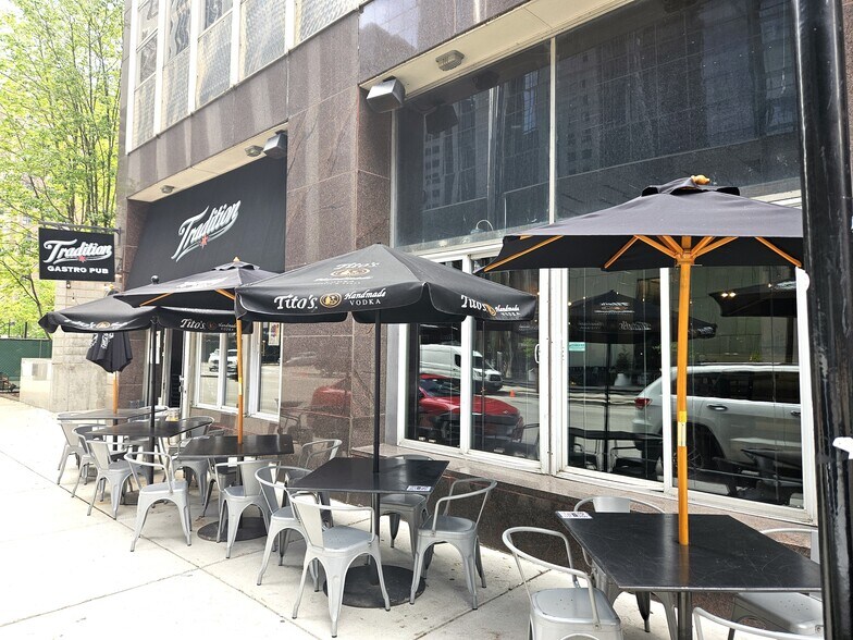 More Photos Of 160 N Franklin St, Chicago Office For Lease