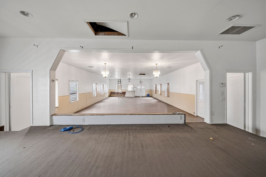 More Photos Of 1101 W Florence Ave, Los Angeles Religious Facility For Sale