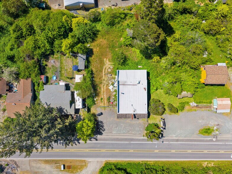 More Photos Of 12946 Avenue of the Giants, Myers Flat Storefront Retail Office For Sale