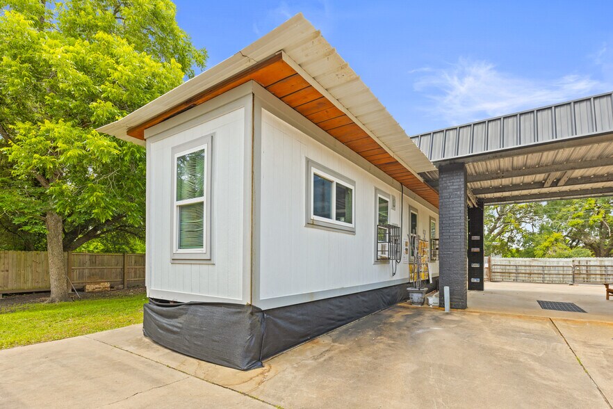 More Photos Of 510 Walker st, Trinity Fast Food For Sale