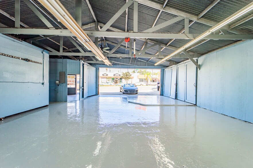 More Photos Of 7075 El Cajon Blvd, San Diego Auto Repair For Sale
