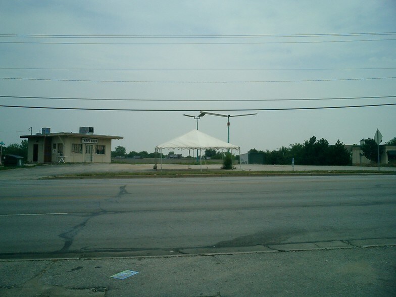 Primary Photo Of 11511 Blue Ridge Blvd, Kansas City Freestanding For Lease