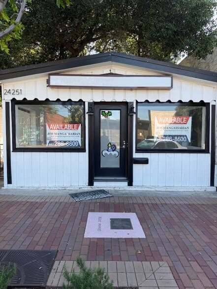 Primary Photo Of 24251 Main St, Santa Clarita General Retail For Lease