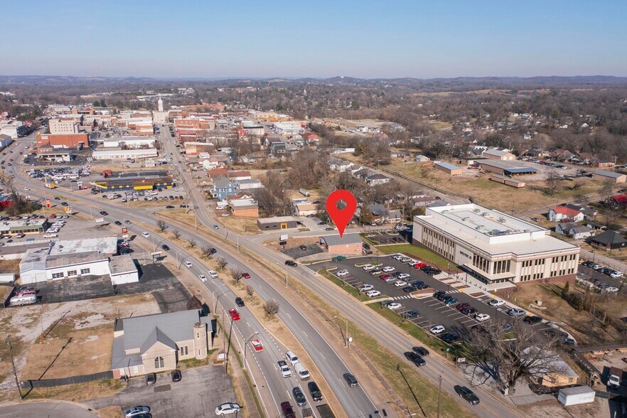 More Photos Of 1113 S Main St, Columbia Freestanding For Sale