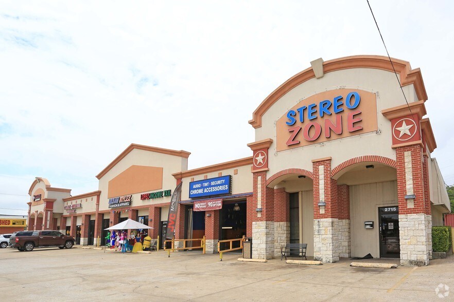 More Photos Of 2707-2709 S Buckner Blvd, Dallas Unknown For Lease