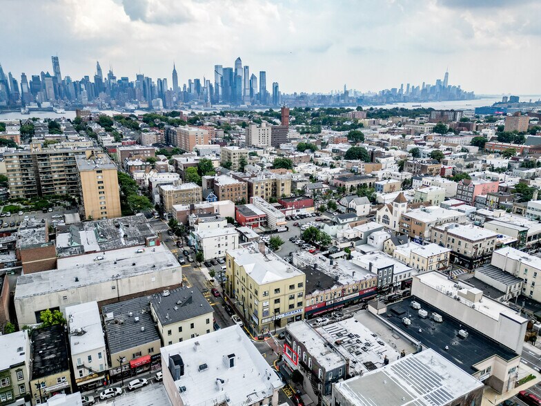More Photos Of 4419 Bergenline Ave, Union City Storefront Retail Residential For Lease