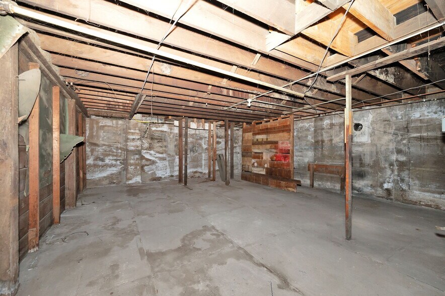 More Photos Of 8979 W Magna Main St, Magna Restaurant For Sale