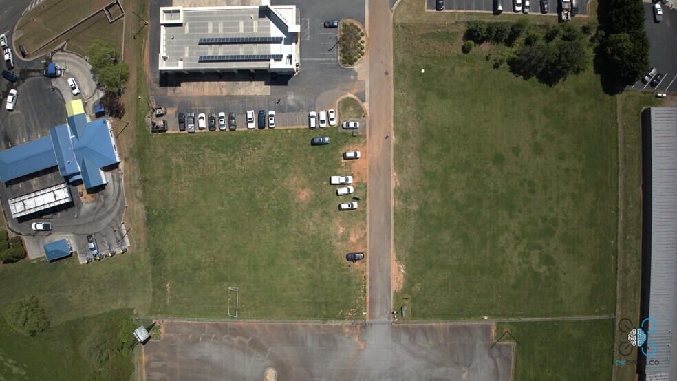 More Photos Of 3455 Keith Bridge Rd, Cumming Freestanding For Sale