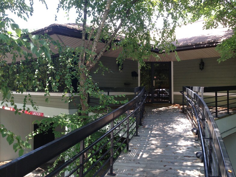 More Photos Of 3680 N Peachtree Rd, Chamblee Loft Creative Space For Lease