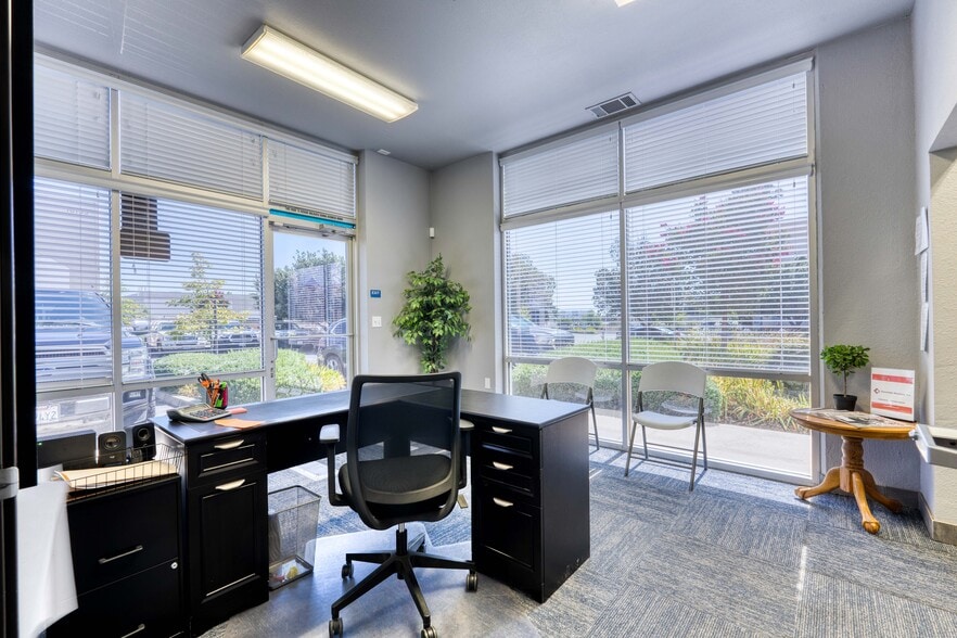 More Photos Of 10131 Iron Rock Way, Elk Grove Manufacturing For Lease