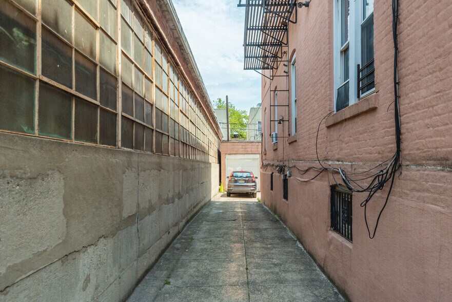 More Photos Of 195 30th St, Brooklyn Apartments For Sale