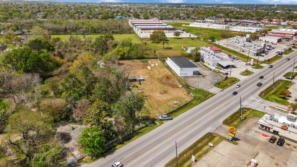 More Photos Of 11921 Veterans Memorial Dr, Houston Land For Sale