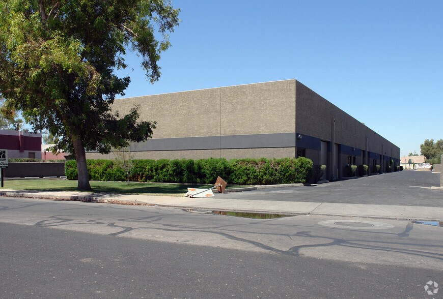 More Photos Of 738 S Perry Ln, Tempe Warehouse For Lease