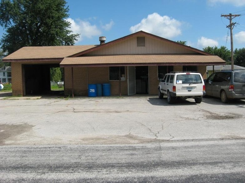 More Photos Of 302 E Third St, Lowry City Freestanding For Sale