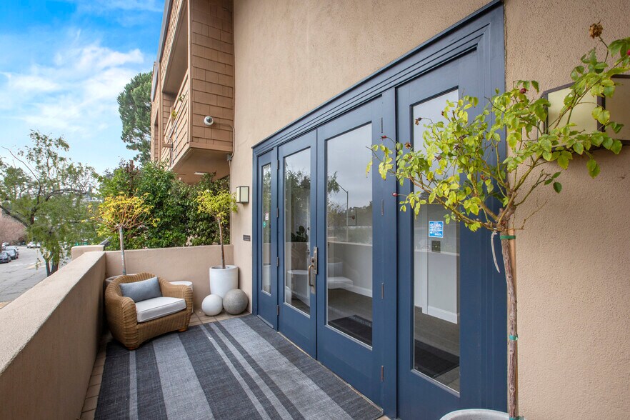 More Photos Of 1900 Mountain Blvd, Oakland Office For Sale