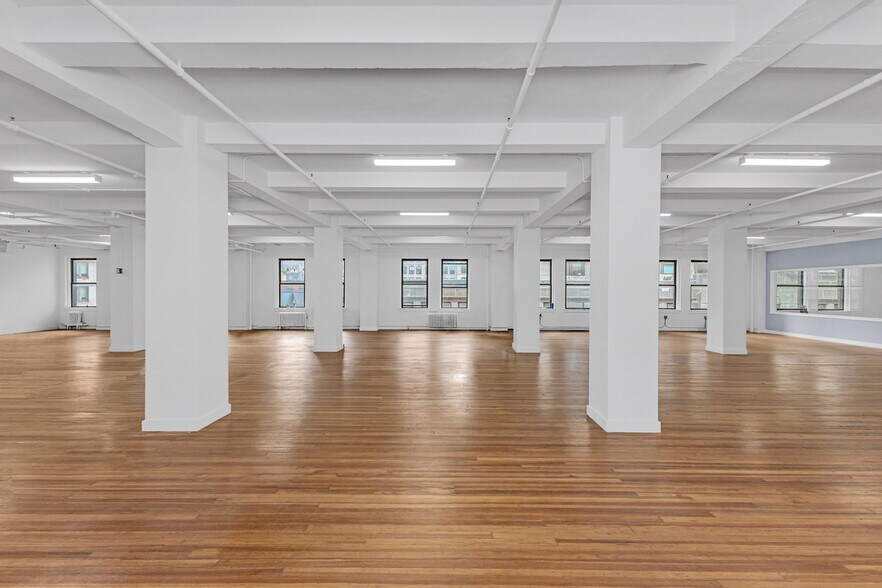 More Photos Of 20-28 W 33rd St, New York Office For Lease