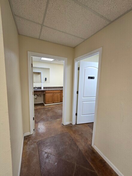 More Photos Of 3901 N Stowe Ave, Odessa Industrial For Lease