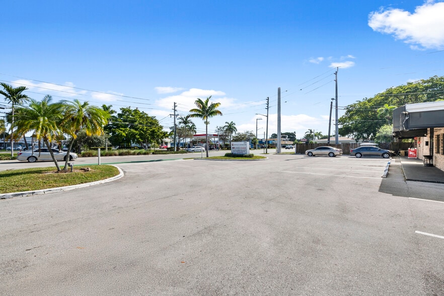 More Photos Of 3351 N Andrews Ave, Oakland Park Storefront Retail Office For Sale