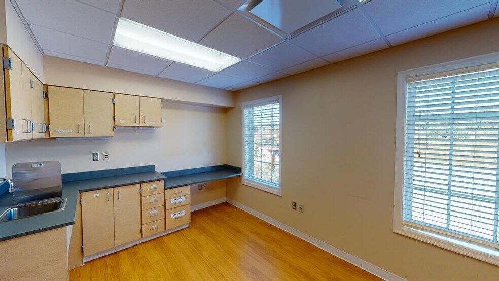 More Photos Of 96 Township Rd 369, Proctorville Medical For Lease