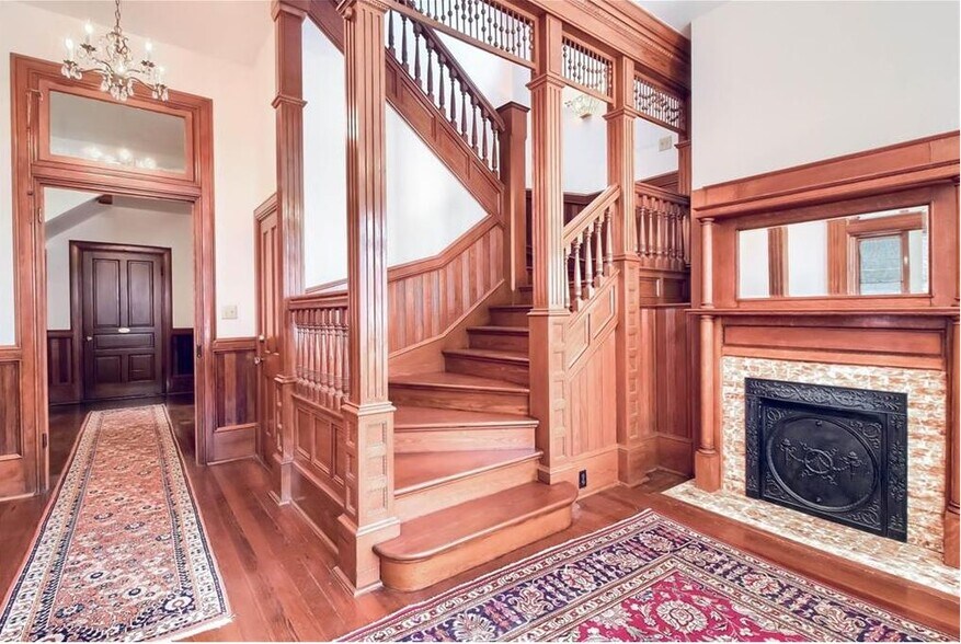 More Photos Of 1602 E Cesar Chavez St, Austin Office Residential For Lease