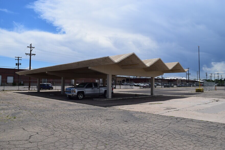 More Photos Of 5200 Smith Rd, Denver Land For Lease