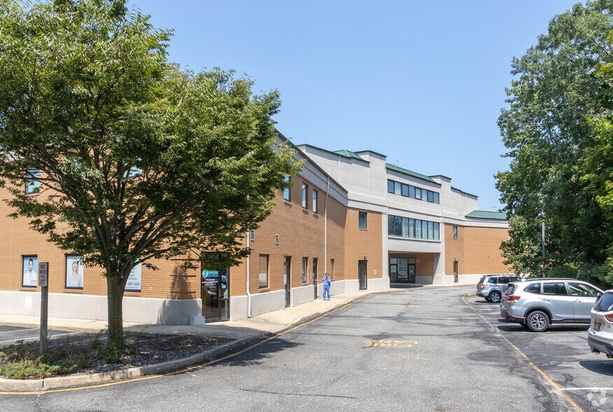 More Photos Of 599 Route 37 W, Toms River Medical For Lease