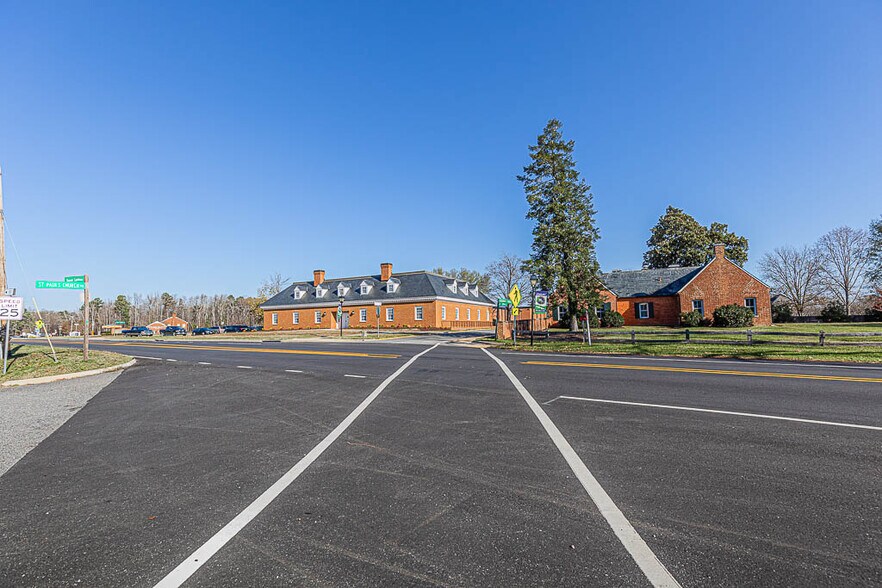 More Photos Of 13185 Hanover Courthouse Rd, Hanover Freestanding For Lease