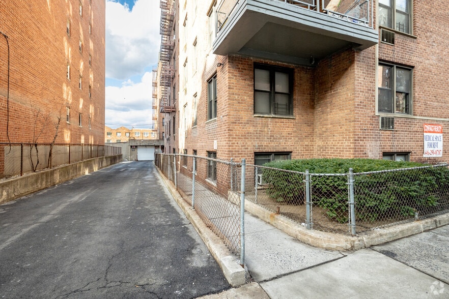 More Photos Of 14445 35th Ave, Flushing Apartments For Lease