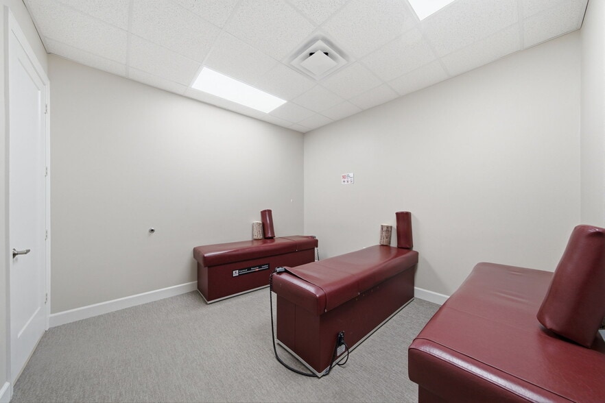 More Photos Of 8118 Fry Rd, Cypress Office For Sale