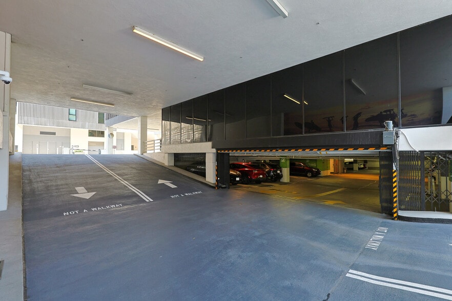 More Photos Of 520 Broadway, Santa Monica Office For Lease